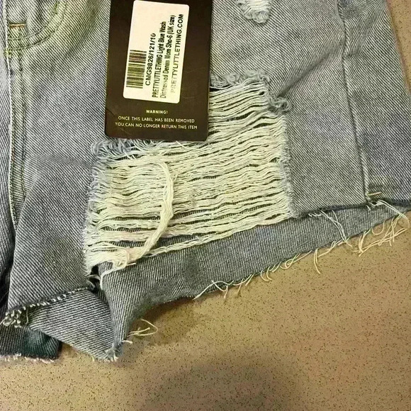 Pretty little thing Jean shorts - Picture 4 of 9